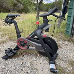 Peloton Gently Used In Great Condition 