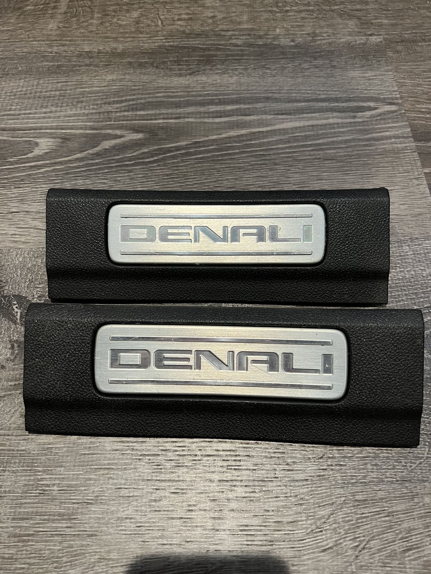 Front And Rear Denali Door Sill Plates Oem