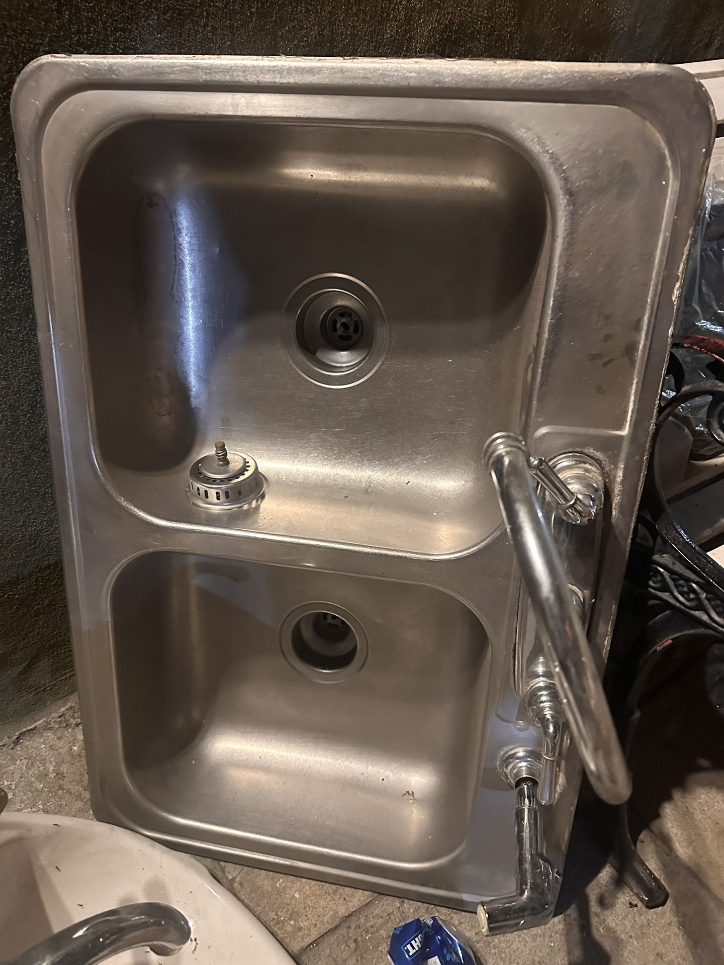 Metal Sink Porcelain Sink