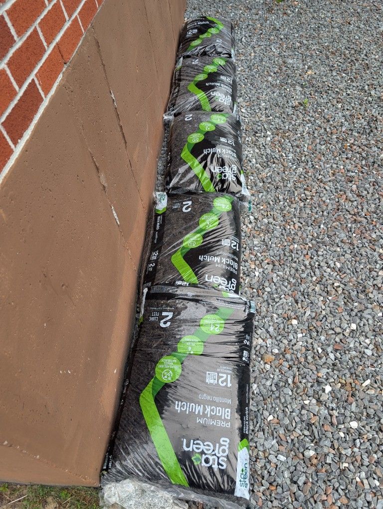 1 Left - two square feet bags of mulch. Black. Unopened $3 a bag