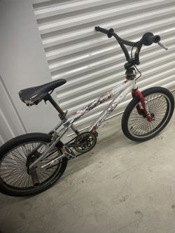 Bmx Vintage 2000’s Bike. “Next” 20inch Tires.