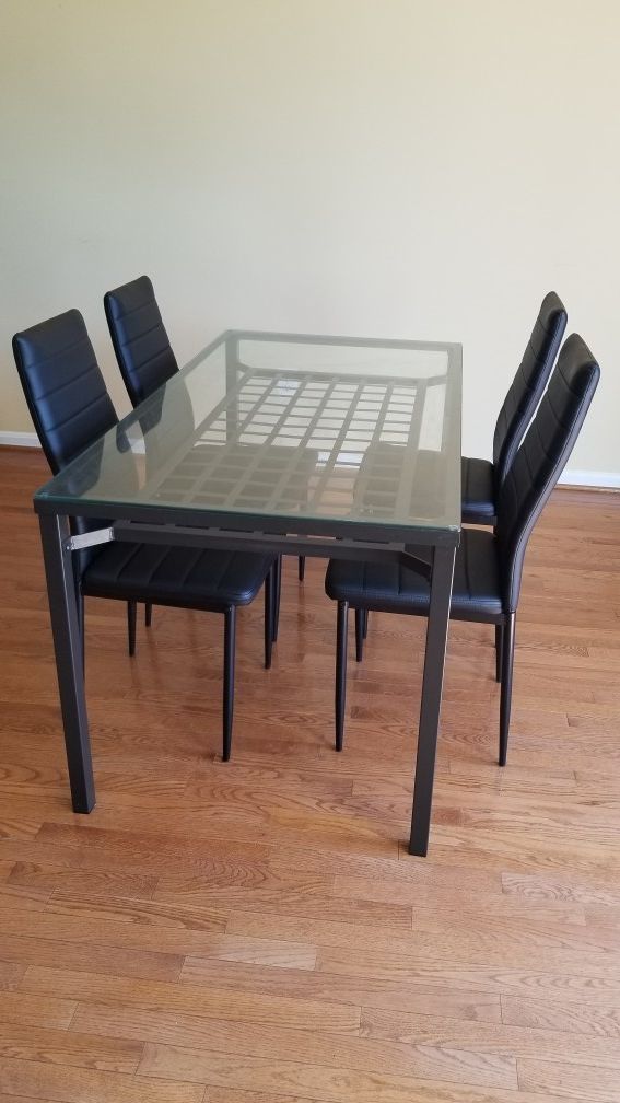 4 seat dining table set