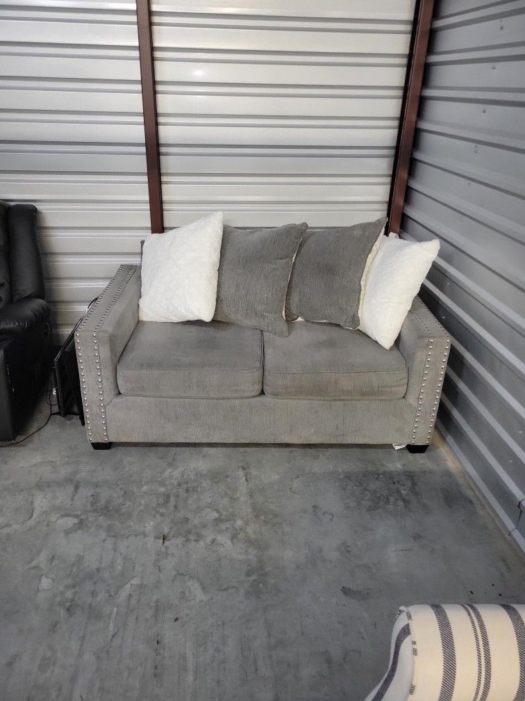 Nice Sturdy Love Seat