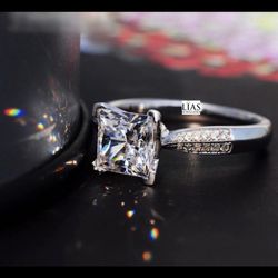 New 18k White Gold Engagement Ring 