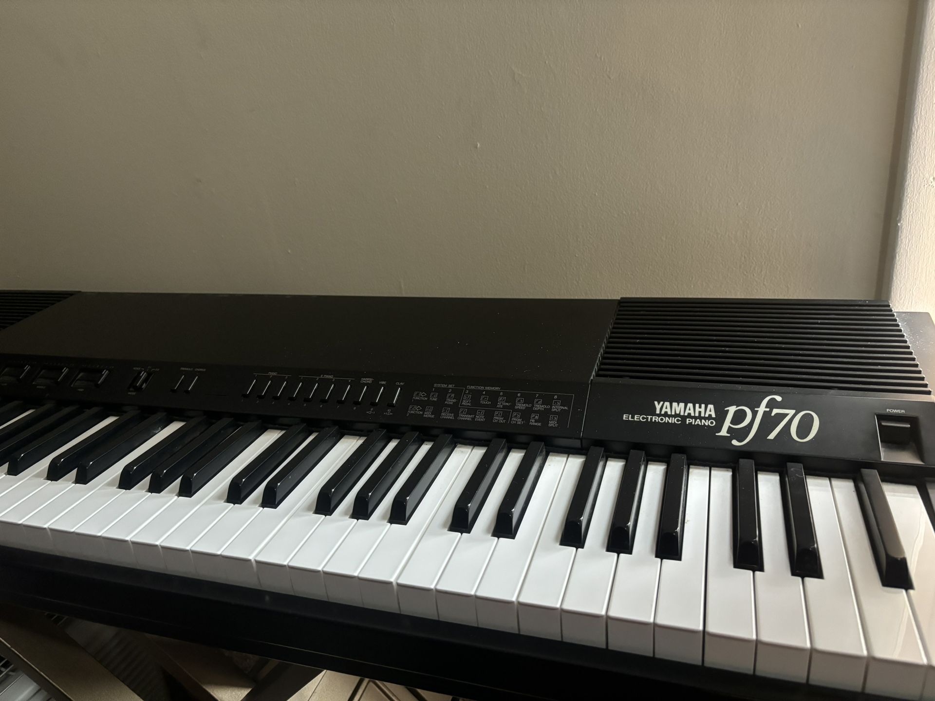 Yamaha Pf70 Electronic Piano
