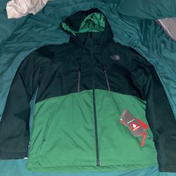 NWT The North Face Green Hooded Jacket Size Large