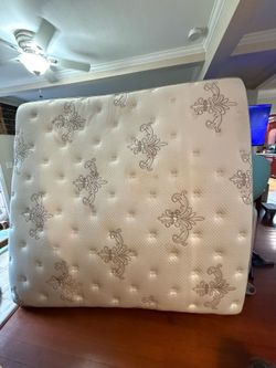 Free King size Stearns & Foster “Ann Marie” Luxury Plush Euro Pillowtop  mattress & Boxspring