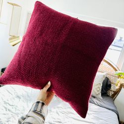 POTTERY BARN Burgundy Red Knit Textured Linen Pillow Case Sham 20" Square Set 2