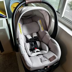 Maxi Cosi Mico Luxe Infant Car Seat + Base