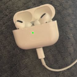 Apple AirPods Pro’s Gen 1 