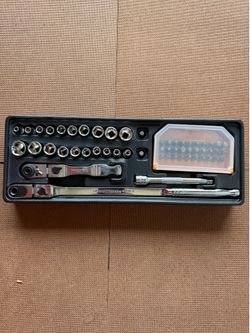 GEARWRENCH 81030 Socket Ratchet Tool Set