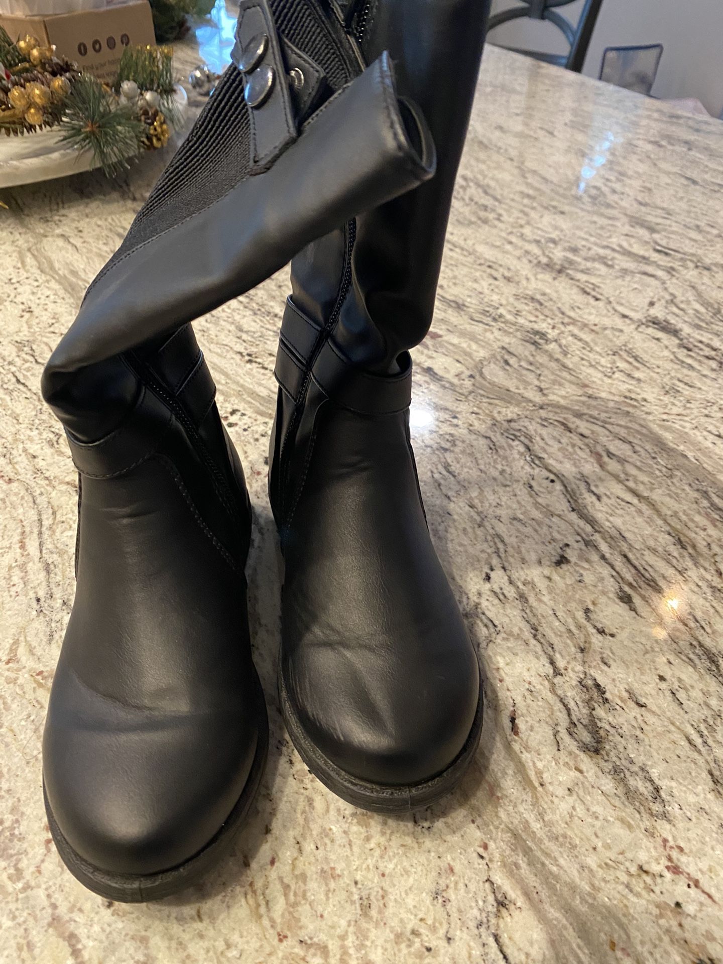 Girls Black Boots Size 11