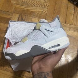 Air Jordan 4 Retro Craft Photon Dust 