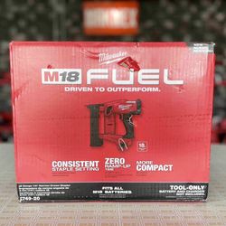 Milwaukee M18 FUEL 18-Gauge 1/4 in. narrow crown stapler