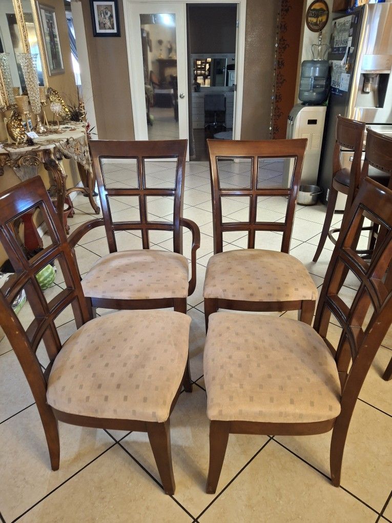 BEAUTIFUL WOOD DINNING SET 8 CHAIRS WITH GLASS COVER