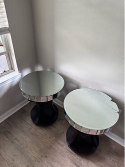 🪞 Glam Mirrored Side Tables (Set of 2) – Priced to Sell!