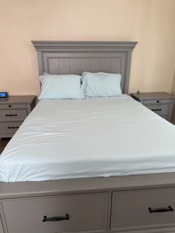 4pc Queen Bedroom Set