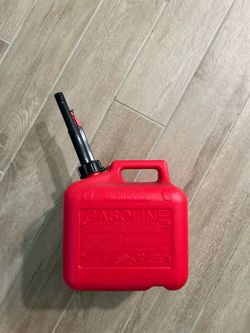 GAS CAN, 2 Gallon NEW!