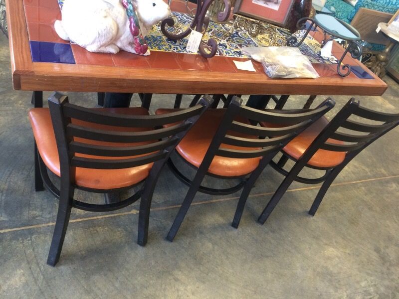 6 metal chairs and table