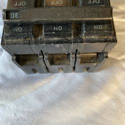 GE 30A 208/240V 3Pole Breakrs