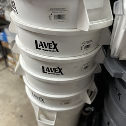 New 20 Gallon Trash Cans 