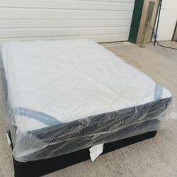 Queen dream cloud pillowtop mattress and box spring