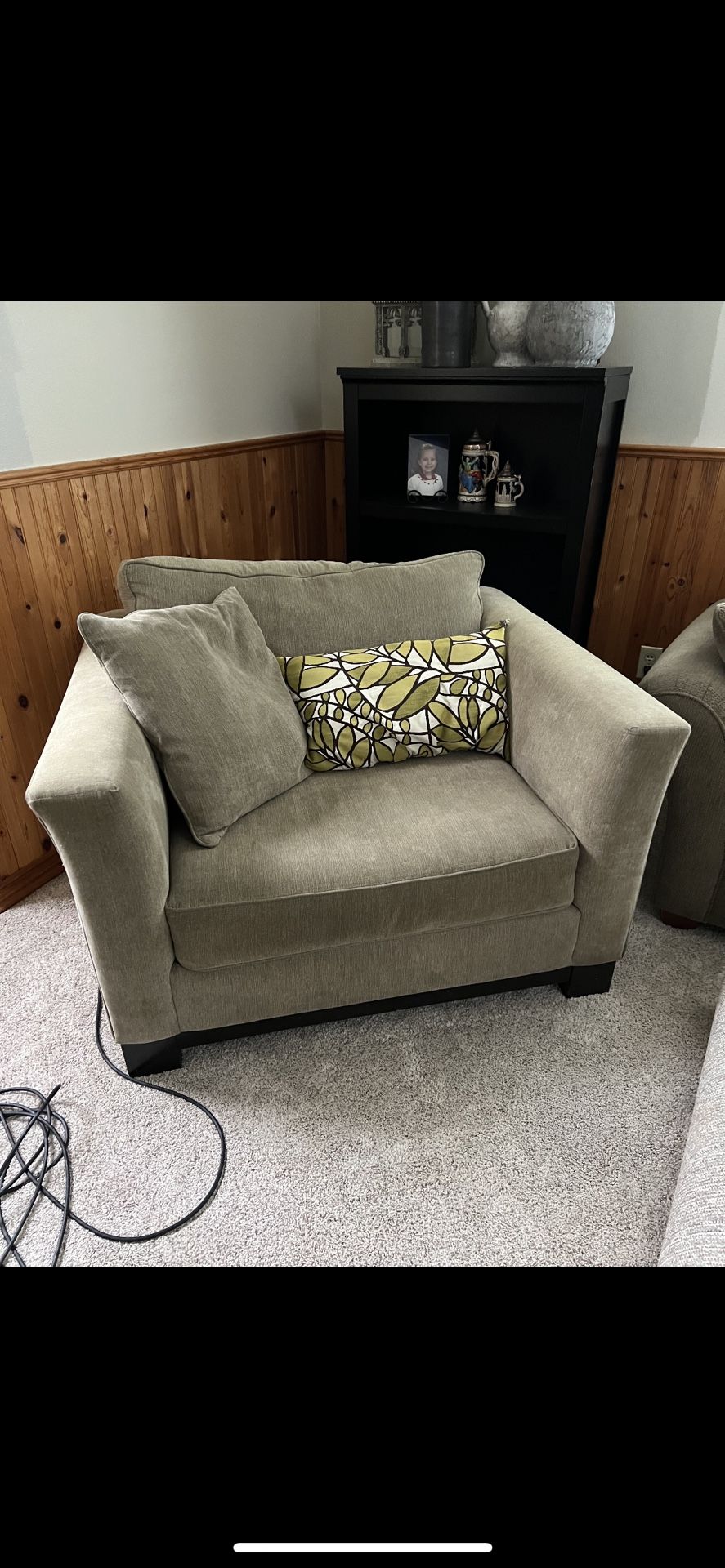 Love seat sofa chair / Ottoman 