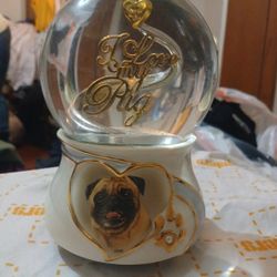 The Bradford Exchange i love My Pug Snow Globe