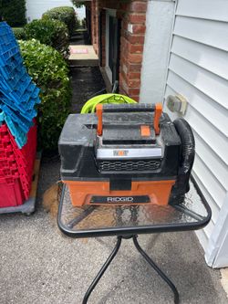 Rigid NXT suitcase with dry back
