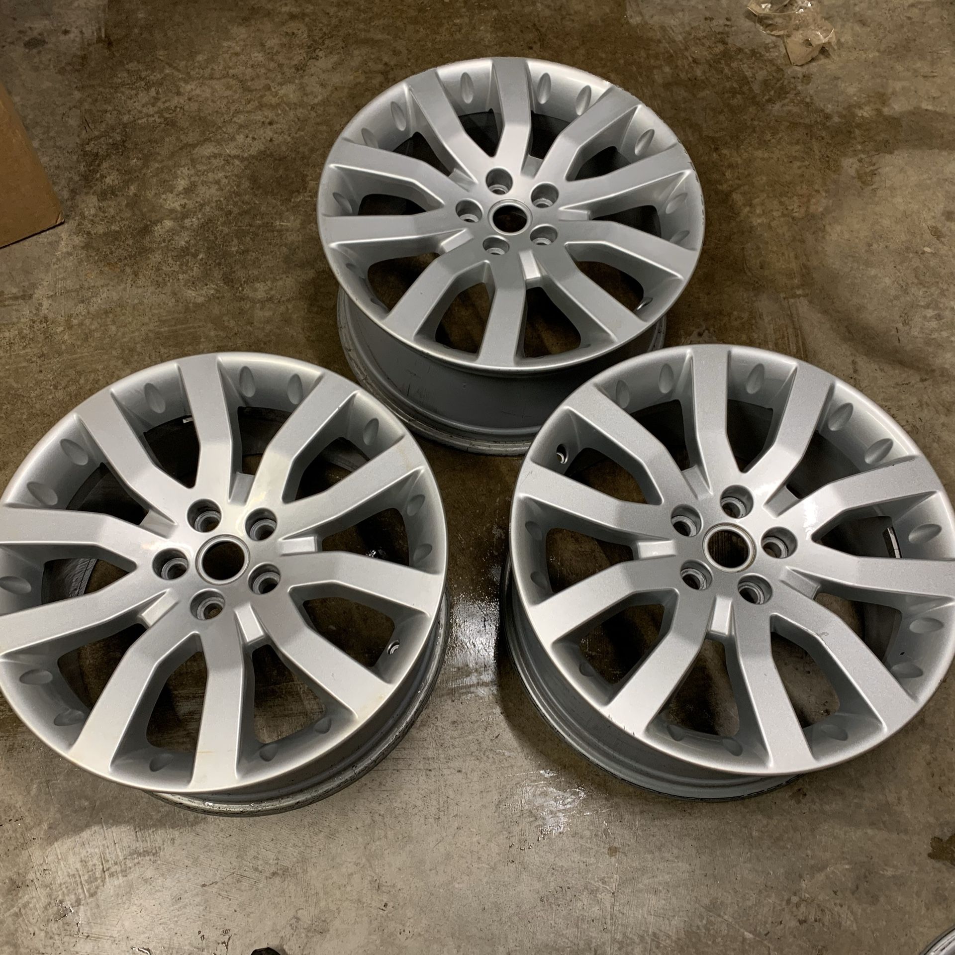20" Range Rover OEM-Factory Genuine Rims (3 available)