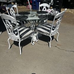 Hermoso Comedor 5 Piezas 