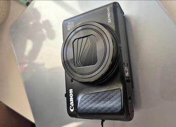 Canon PowerShot SX740HS