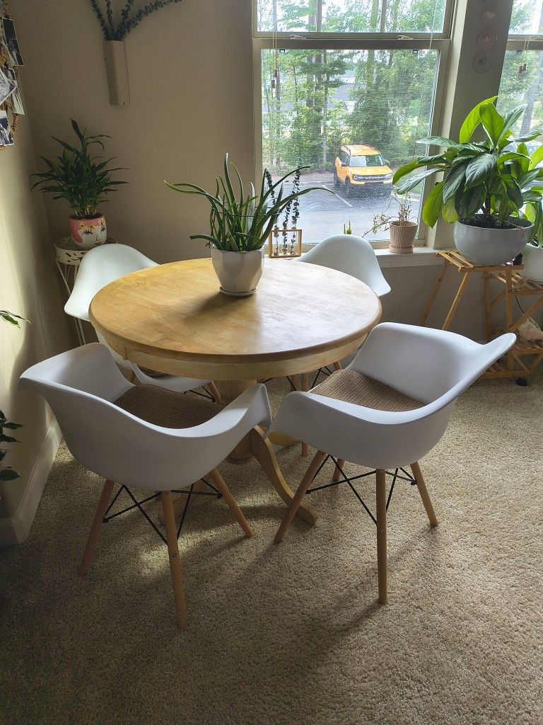 Dinette Set With 4 Chairs
