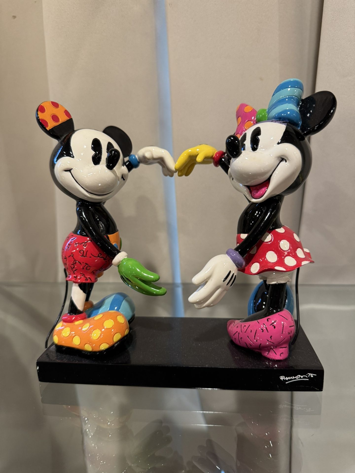 Heart Figurine Mickey And Minnie