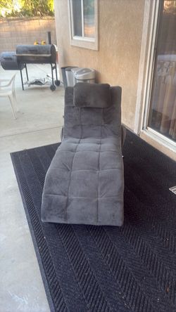 Chase longe chair with radio