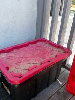 4 Storage bins