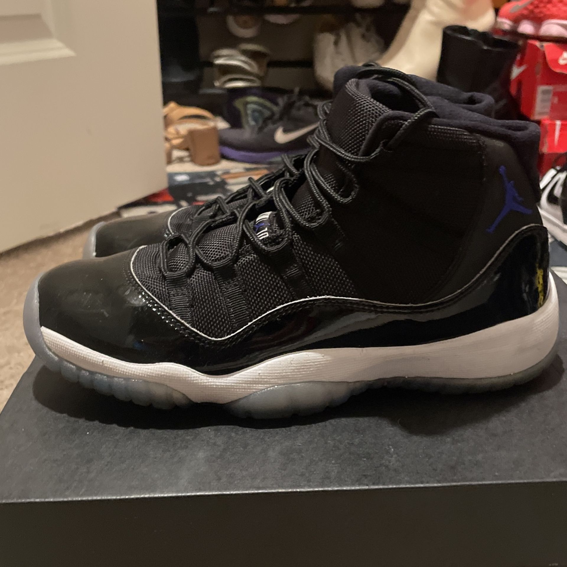 Space jam Jordan 11 Size 6Y