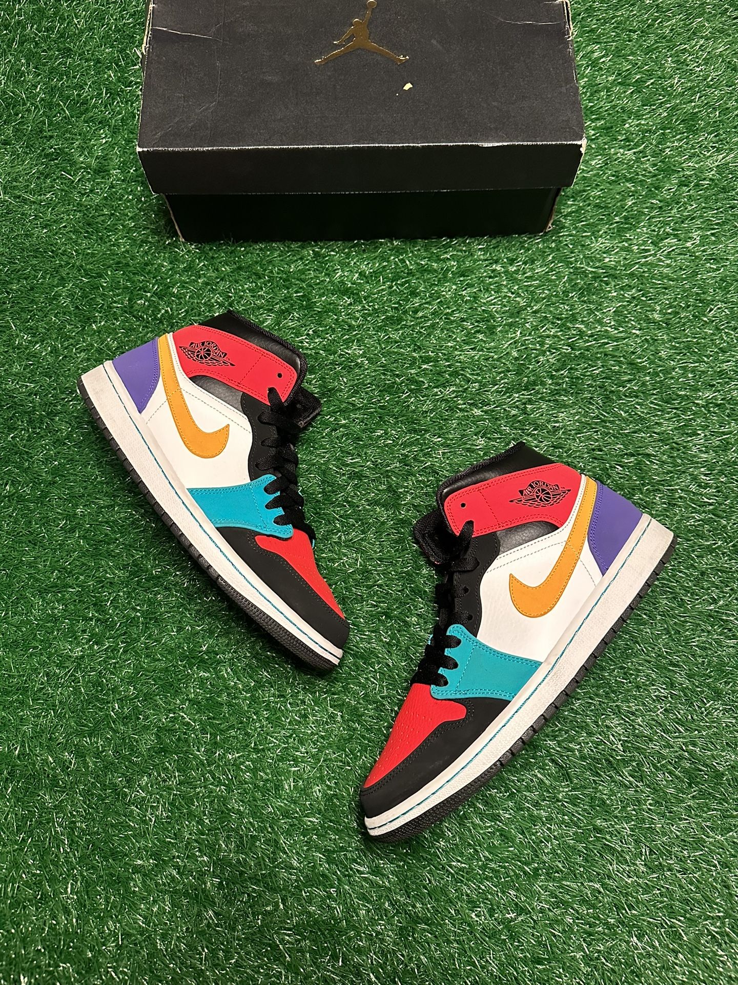 Jordan 1 Mid “Bred Multicolor” Size 8