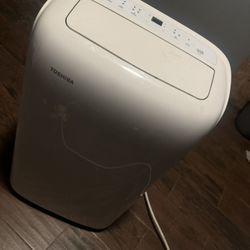 Toshiba Indoor Ac Unit 14000 BTU Works Great 