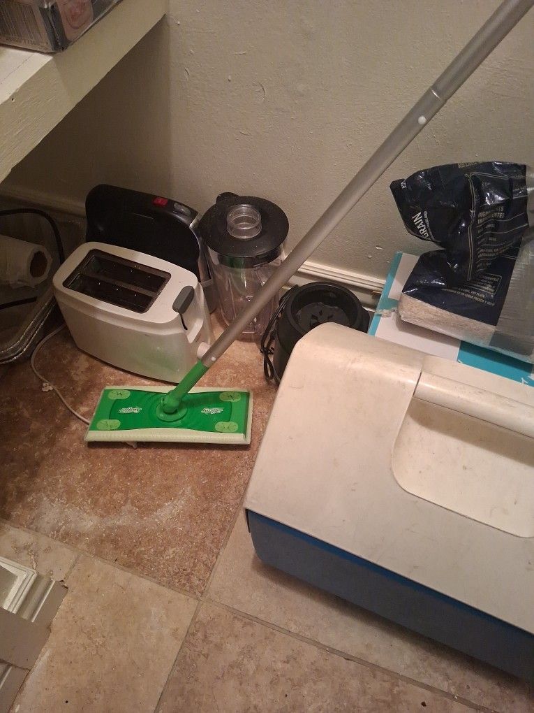 Moving Out Of Country-kitchen Items Sale