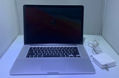 Apple MacBook Pro (A1398 EMC2876)