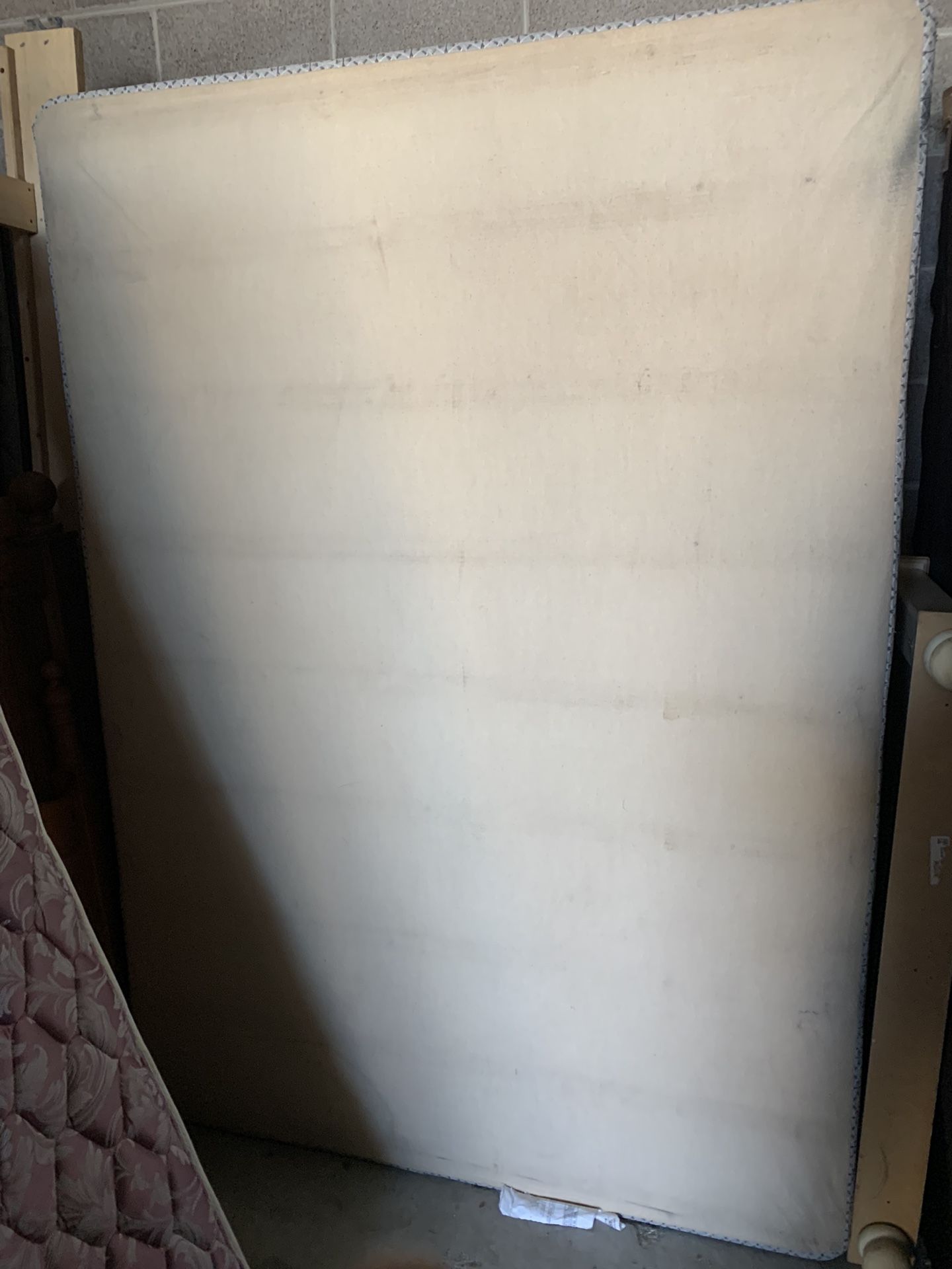 🌹SET OF FULL SIZE BED MATRESS AND BOXSPRING🌹