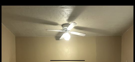Ventilador Techo  Con LUZ Por  $15