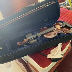 Violin like new $60
