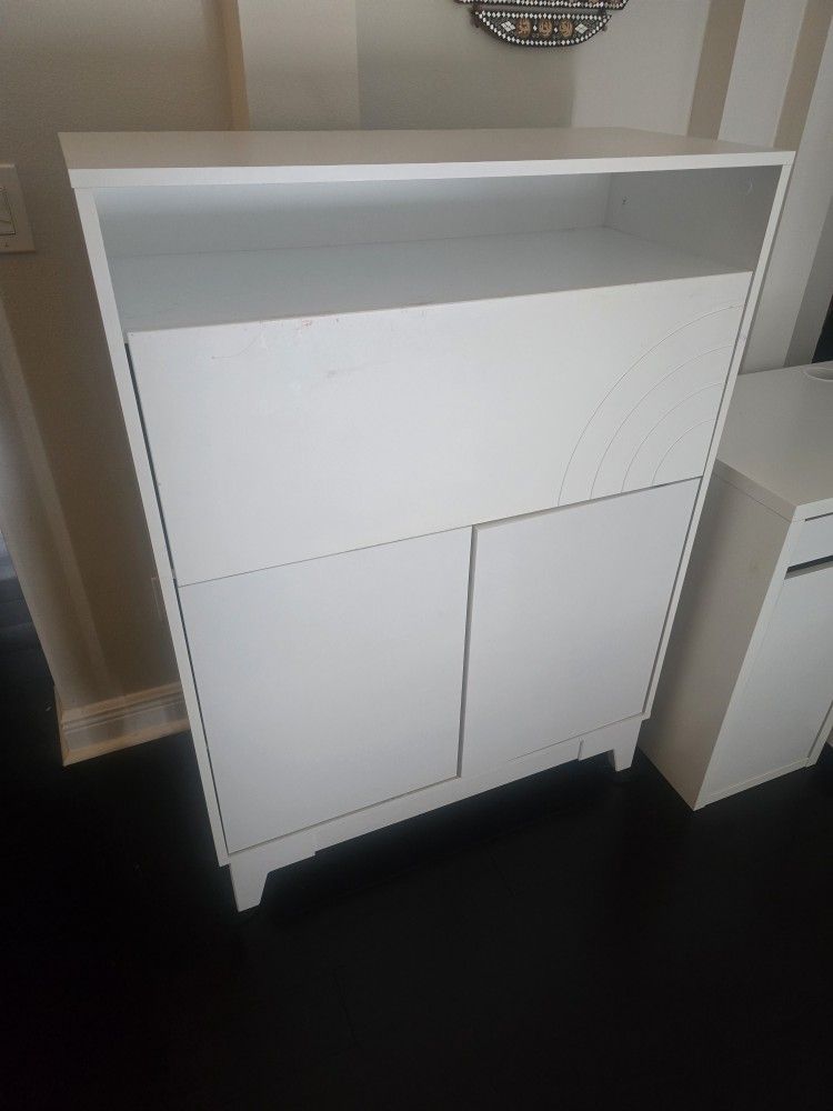 White Secretary Style Desk- (Front Part Pulls Out To Become A Desk)