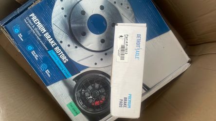 2013-19 Ford Explorer Rear Rotors & Brake Pads