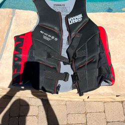 Hyperlite Mens Life Vest , Brand New, Never Been Used, All Straps