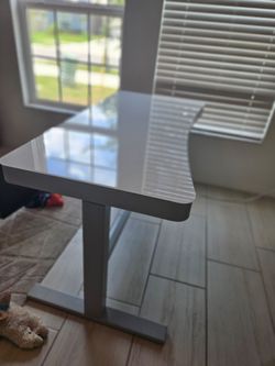 Adjustable/extendable work desk up to 47"