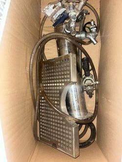 CO2 tank and keg tap