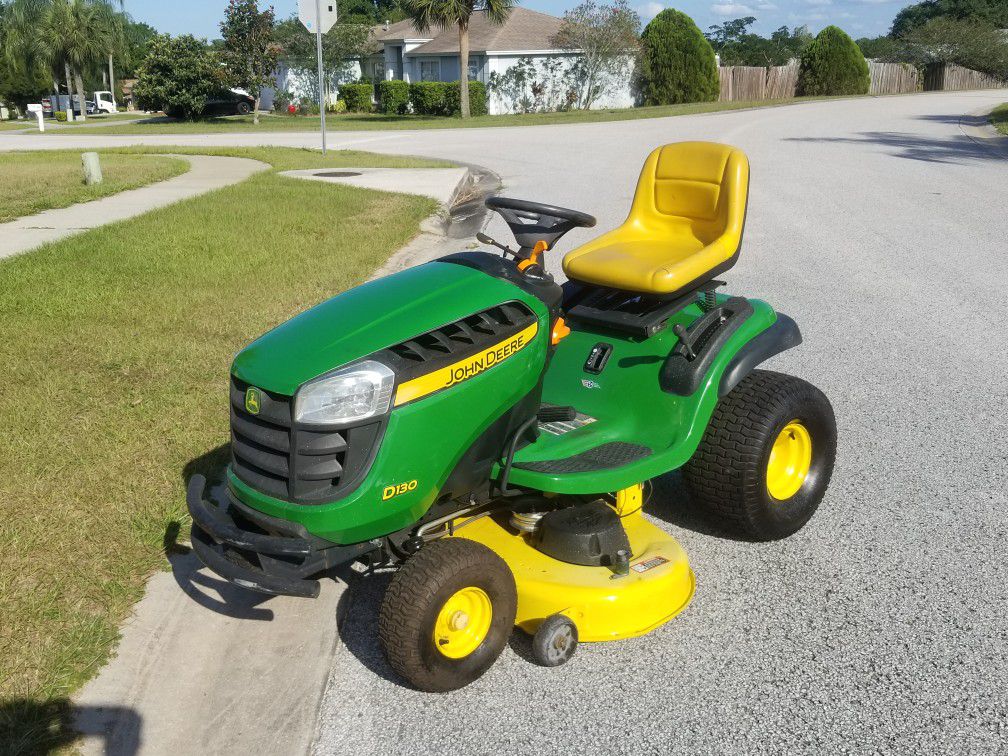 John Deere D130 riding mower 22hp, 42" deck and auto transmission